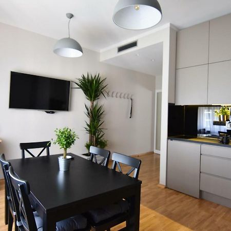 Karlo Main Square Apartments 1 자그레브 외부 사진