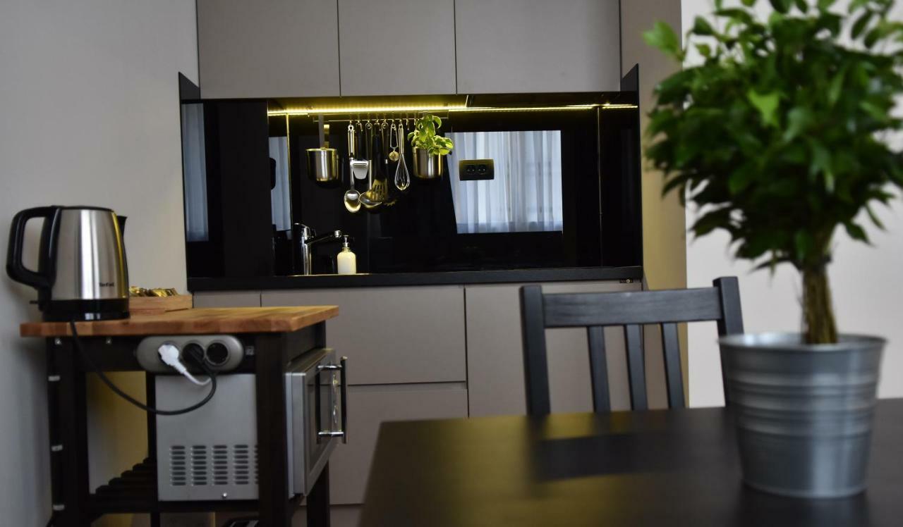 Karlo Main Square Apartments 1 자그레브 외부 사진