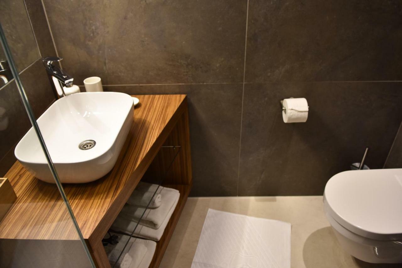 Karlo Main Square Apartments 1 자그레브 외부 사진